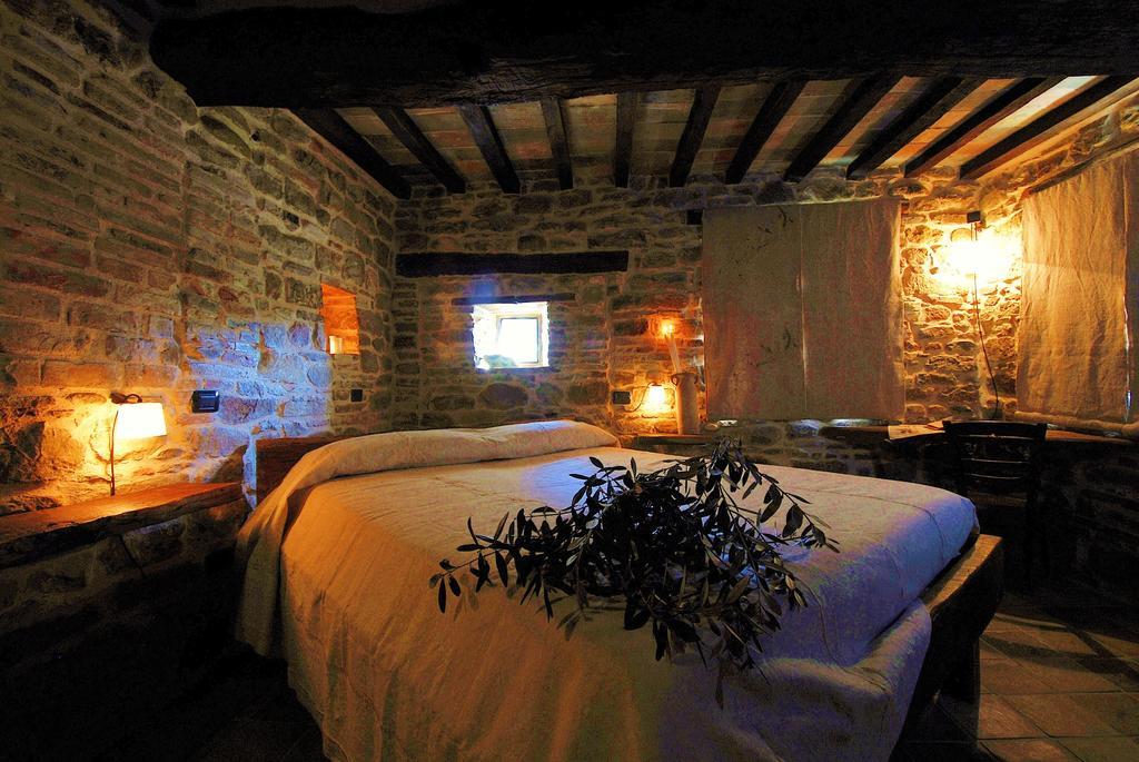 Hostal Il Capuccio San Lorenzo in Campo Habitación foto